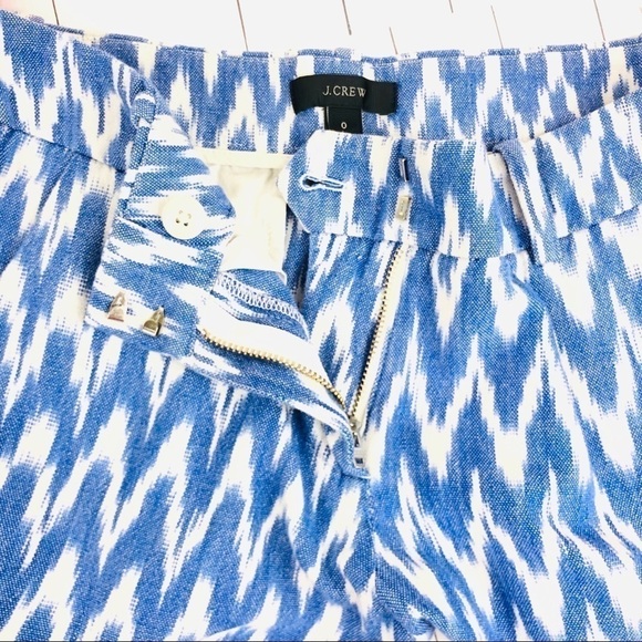 J. Crew Womens Blue & White Shorts Ikat Print Zig Zag 4" Inseam Pockets Size 0 - Picture 8 of 9